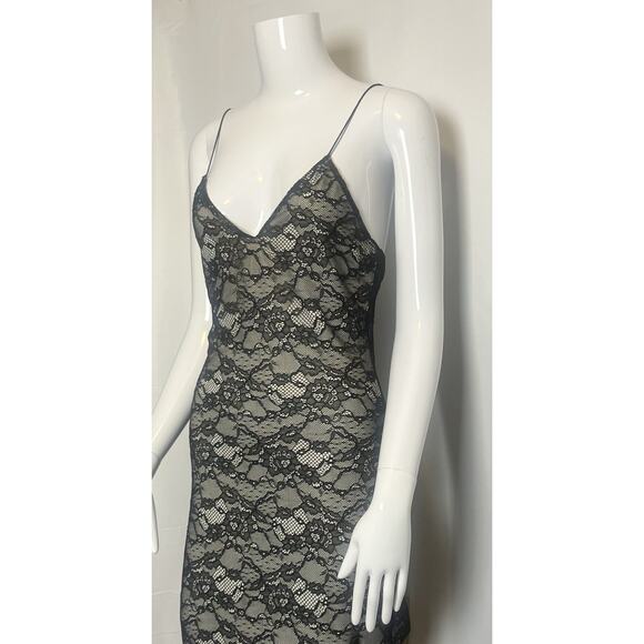alice + Olivia Lace Slip Dress In Black. Size 8
Waist 27” to 28” - Picture 2 of 14